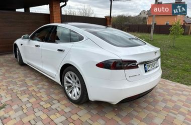 Лифтбек Tesla Model S 2017 в Киеве