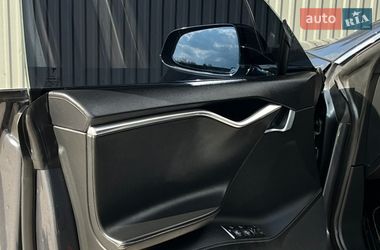 Лифтбек Tesla Model S 2015 в Смыге