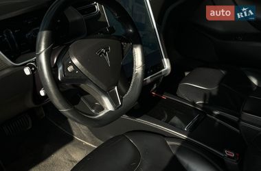 Лифтбек Tesla Model S 2015 в Смыге