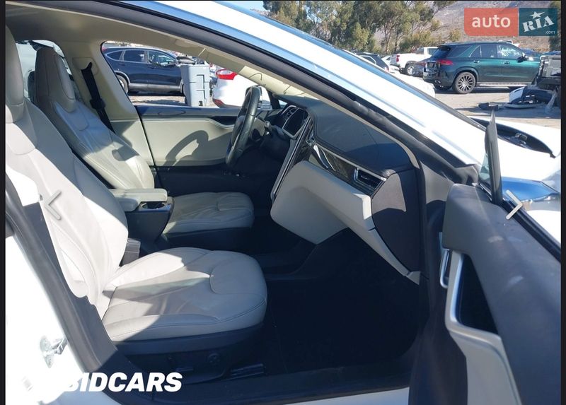 Ліфтбек Tesla Model S 2013 в Тернополі
