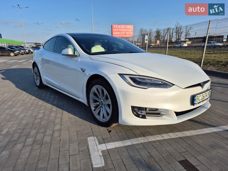 Лифтбек Tesla Model S 2020 в Борисполе