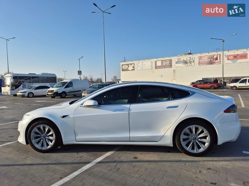 Лифтбек Tesla Model S 2020 в Борисполе