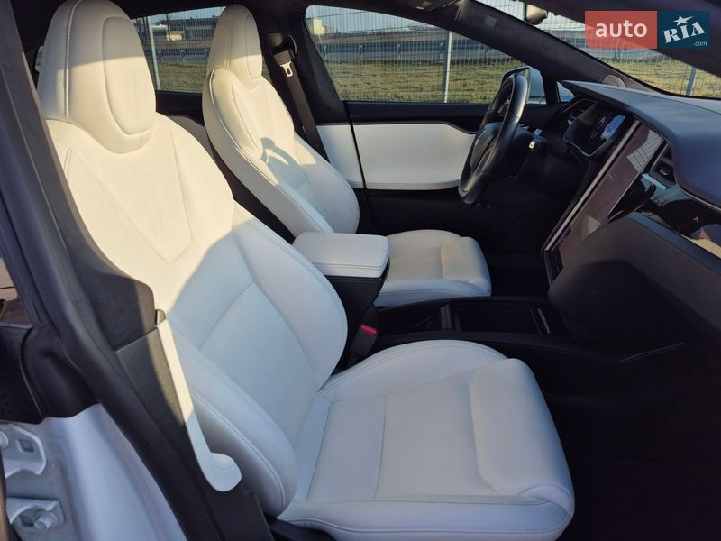 Лифтбек Tesla Model S 2020 в Борисполе