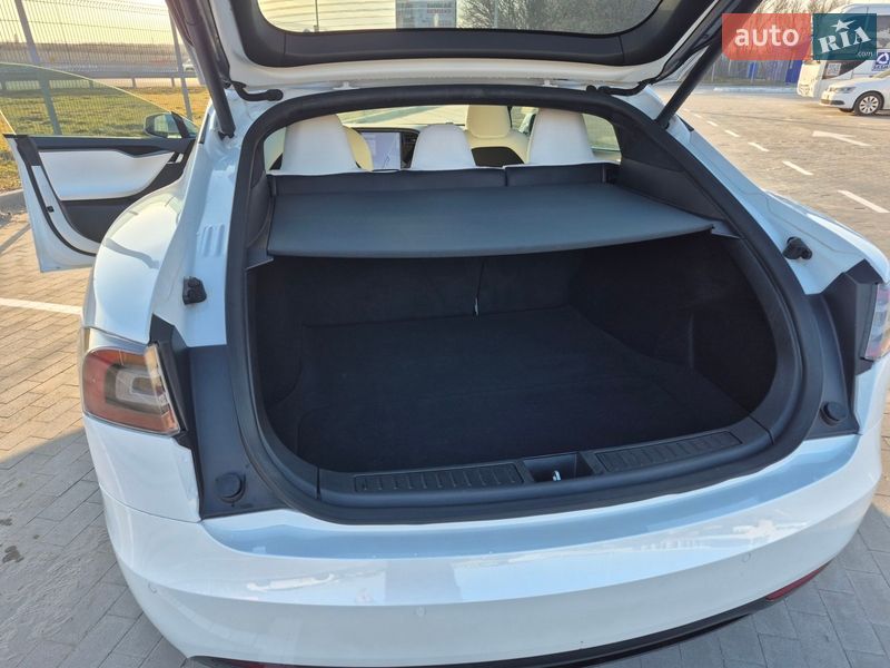 Лифтбек Tesla Model S 2020 в Борисполе