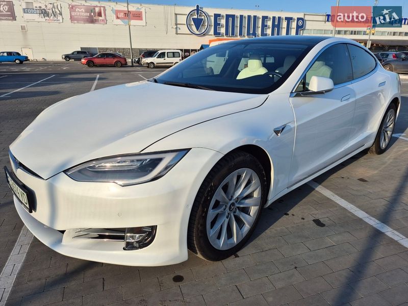 Лифтбек Tesla Model S 2020 в Борисполе