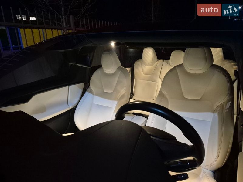 Лифтбек Tesla Model S 2020 в Борисполе