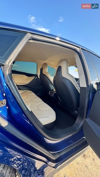 Лифтбек Tesla Model S 2015 в Киеве