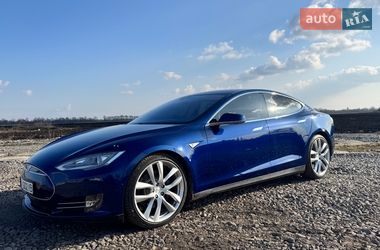Лифтбек Tesla Model S 2015 в Киеве