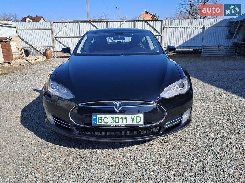 Лифтбек Tesla Model S 2014 в Радехове