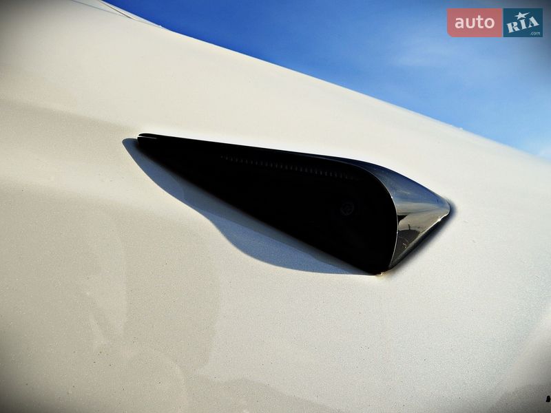 Лифтбек Tesla Model S 2021 в Черкассах