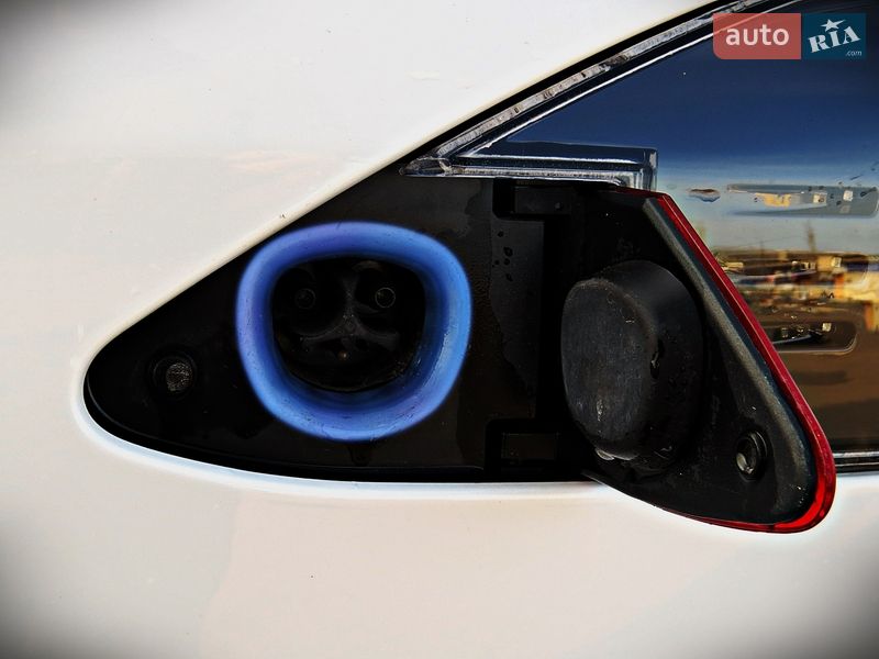 Лифтбек Tesla Model S 2021 в Черкассах