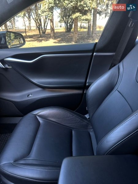 Ліфтбек Tesla Model S 2016 в Житомирі фото 17 Ліфтбек Tesla Model S 2016 в Житомирі