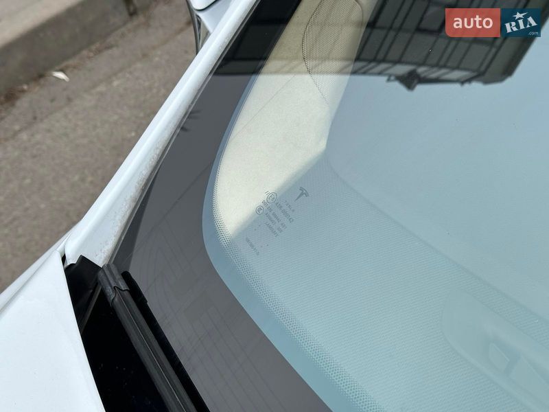Ліфтбек Tesla Model S 2015 в Вінниці