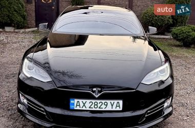 Ліфтбек Tesla Model S 2015 в Харкові