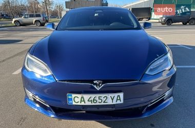 Лифтбек Tesla Model S 2017 в Киеве