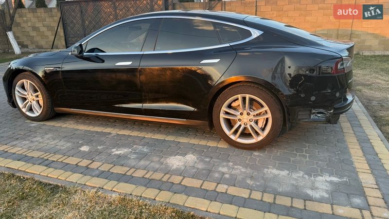 Ліфтбек Tesla Model S 2014 в Луцьку фото 12 Ліфтбек Tesla Model S 2014 в Луцьку