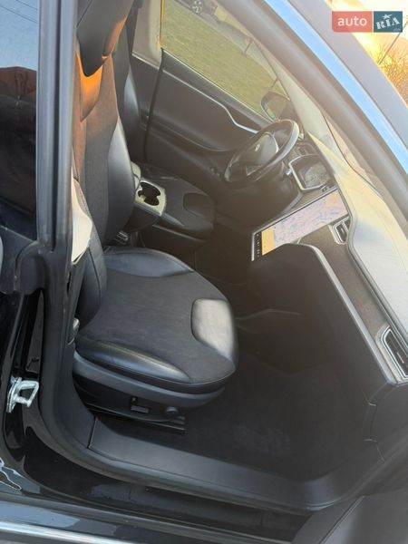 Ліфтбек Tesla Model S 2014 в Луцьку фото 34 Ліфтбек Tesla Model S 2014 в Луцьку