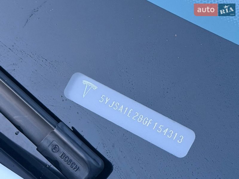 Лифтбек Tesla Model S 2016 в Киеве