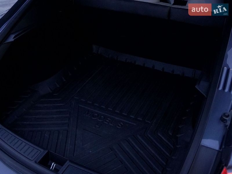 Лифтбек Tesla Model S 2015 в Львове фото 21 Лифтбек Tesla Model S 2015 в Львове