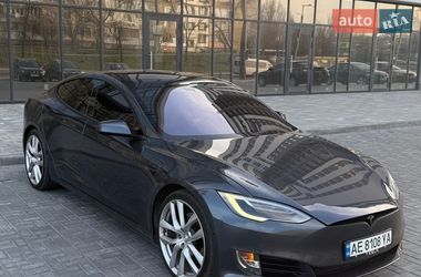 Ліфтбек Tesla Model S 2017 в Дніпрі