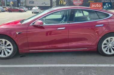 Лифтбек Tesla Model S 2017 в Киеве