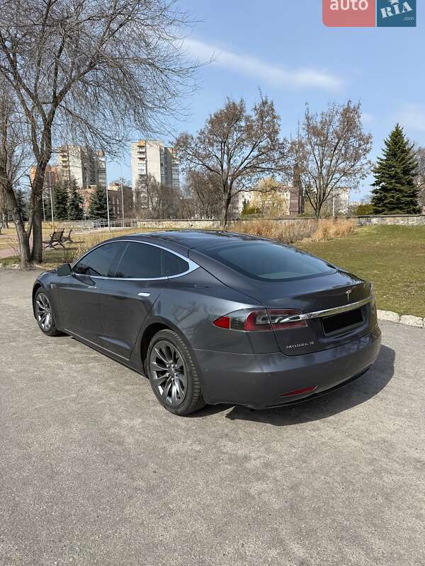Лифтбек Tesla Model S 2016 в Кременчуге фото 13 Лифтбек Tesla Model S 2016 в Кременчуге
