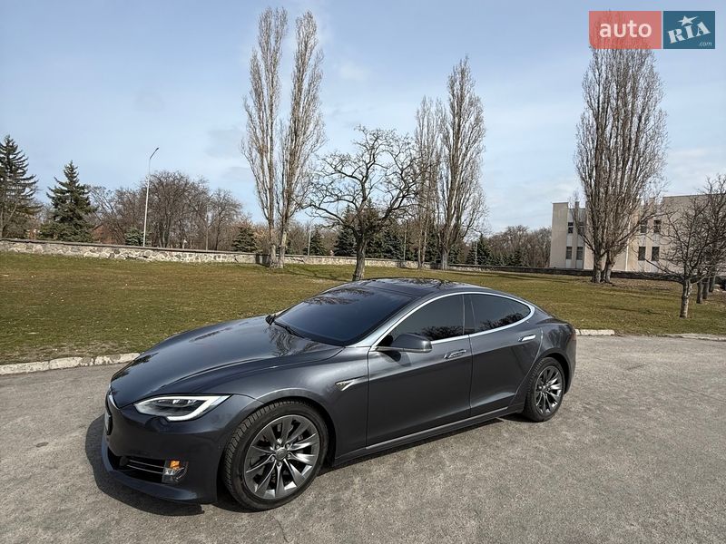 Лифтбек Tesla Model S 2016 в Кременчуге фото 9 Лифтбек Tesla Model S 2016 в Кременчуге