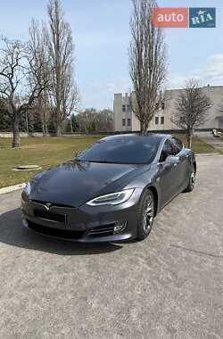 Лифтбек Tesla Model S 2016 в Кременчуге