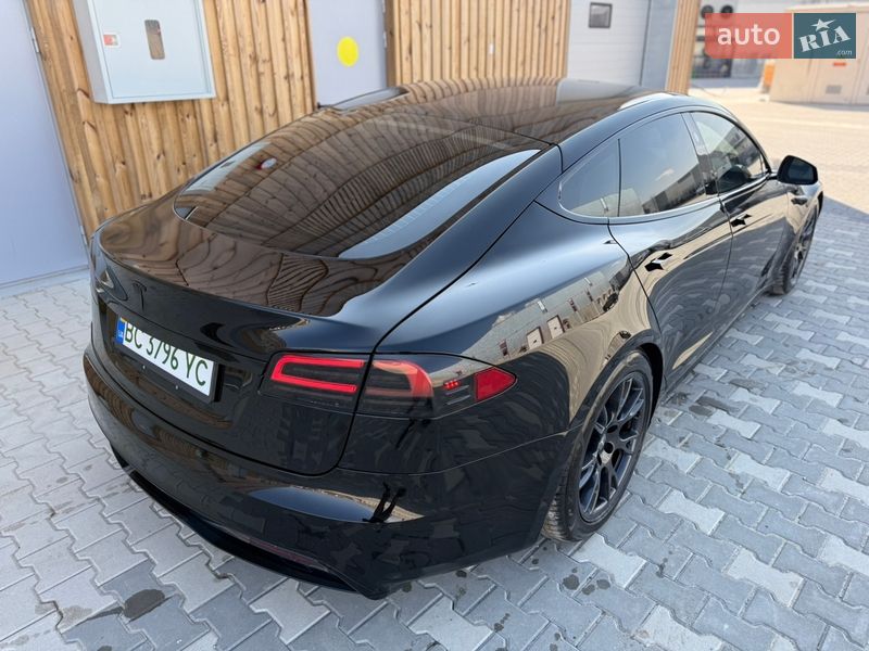 Ліфтбек Tesla Model S 2021 в Львові
