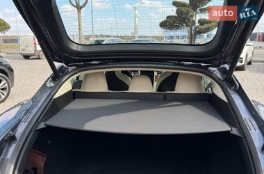 Лифтбек Tesla Model S 2017 в Львове