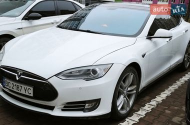 Лифтбек Tesla Model S 2014 в Львове
