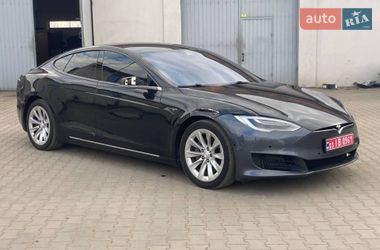 Лифтбек Tesla Model S 2016 в Луцке
