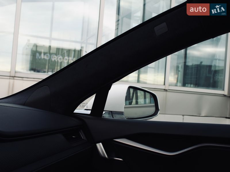 Лифтбек Tesla Model S 2019 в Киеве