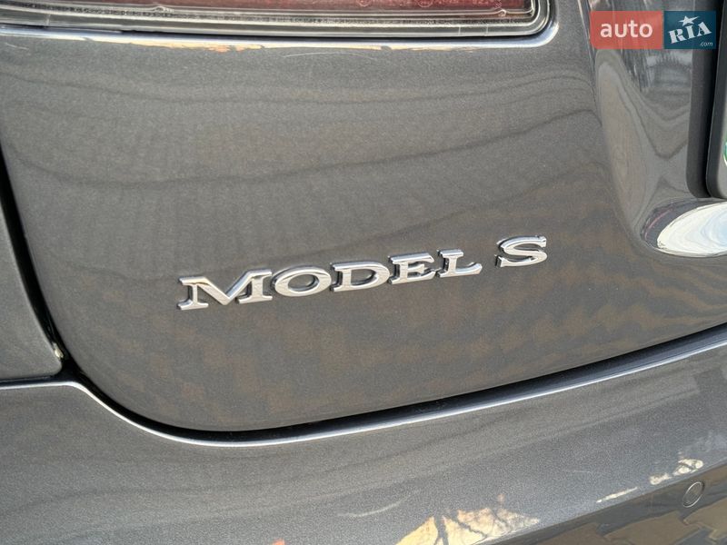 Ліфтбек Tesla Model S 2017 в Одесі