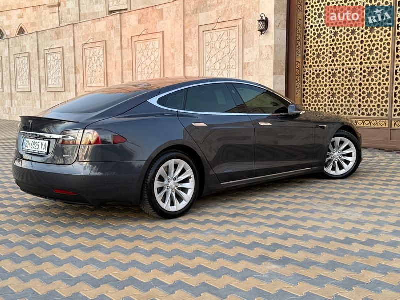 Ліфтбек Tesla Model S 2017 в Одесі