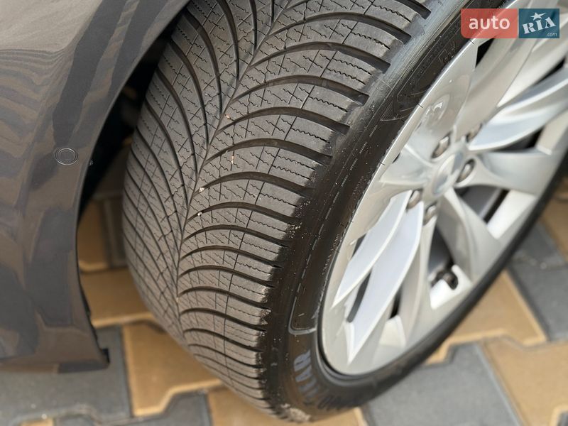 Ліфтбек Tesla Model S 2017 в Одесі