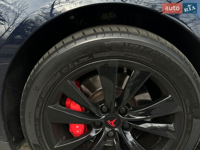 Ліфтбек Tesla Model S 2014 в Києві