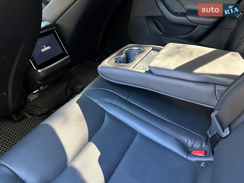 Ліфтбек Tesla Model S 2022 в Києві