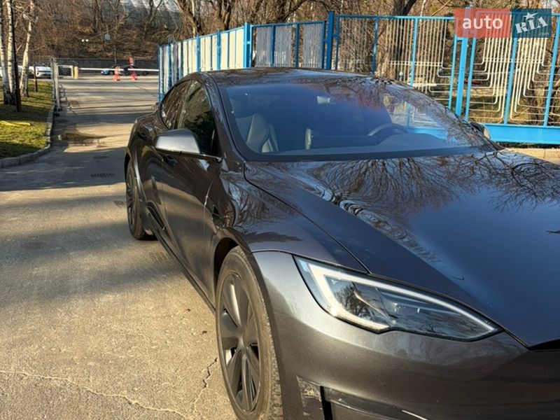 Лифтбек Tesla Model S 2024 в Киеве