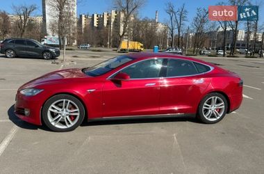 Лифтбек Tesla Model S 2015 в Киеве