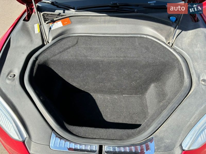Ліфтбек Tesla Model S 2015 в Києві фото 11 Ліфтбек Tesla Model S 2015 в Києві
