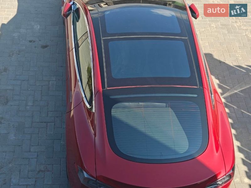 Ліфтбек Tesla Model S 2017 в Києві