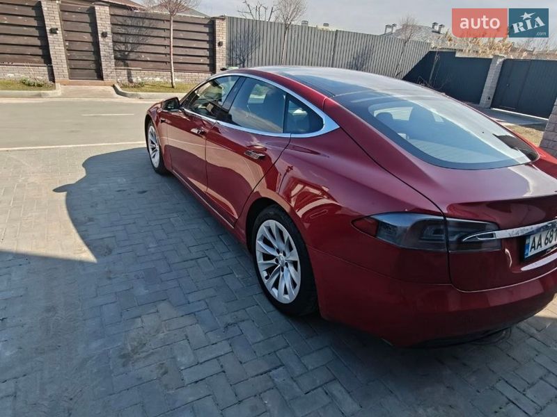Ліфтбек Tesla Model S 2017 в Києві