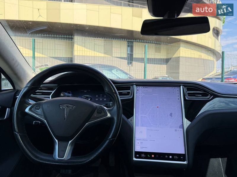 Лифтбек Tesla Model S 2014 в Киеве