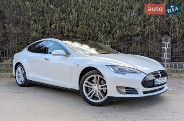 Лифтбек Tesla Model S 2014 в Луцке