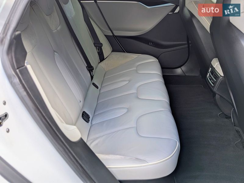 Лифтбек Tesla Model S 2014 в Луцке фото 28 Лифтбек Tesla Model S 2014 в Луцке