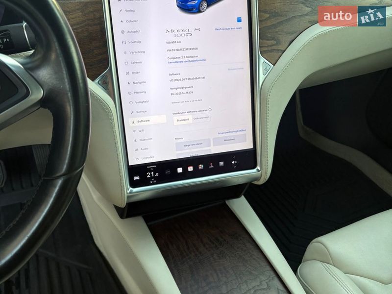 Лифтбек Tesla Model S 2018 в Ровно