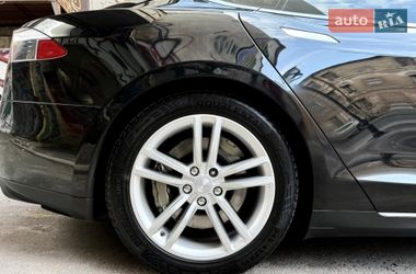 Ліфтбек Tesla Model S 2014 в Одесі