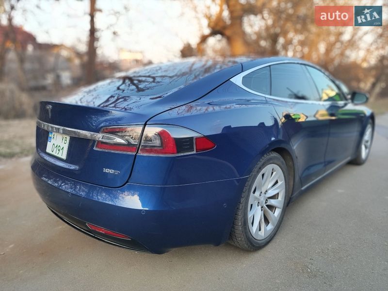 Ліфтбек Tesla Model S 2017 в Києві