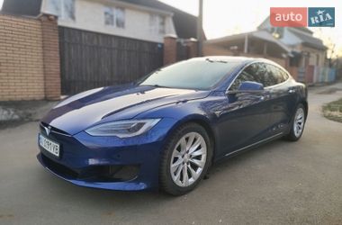 Лифтбек Tesla Model S 2017 в Киеве